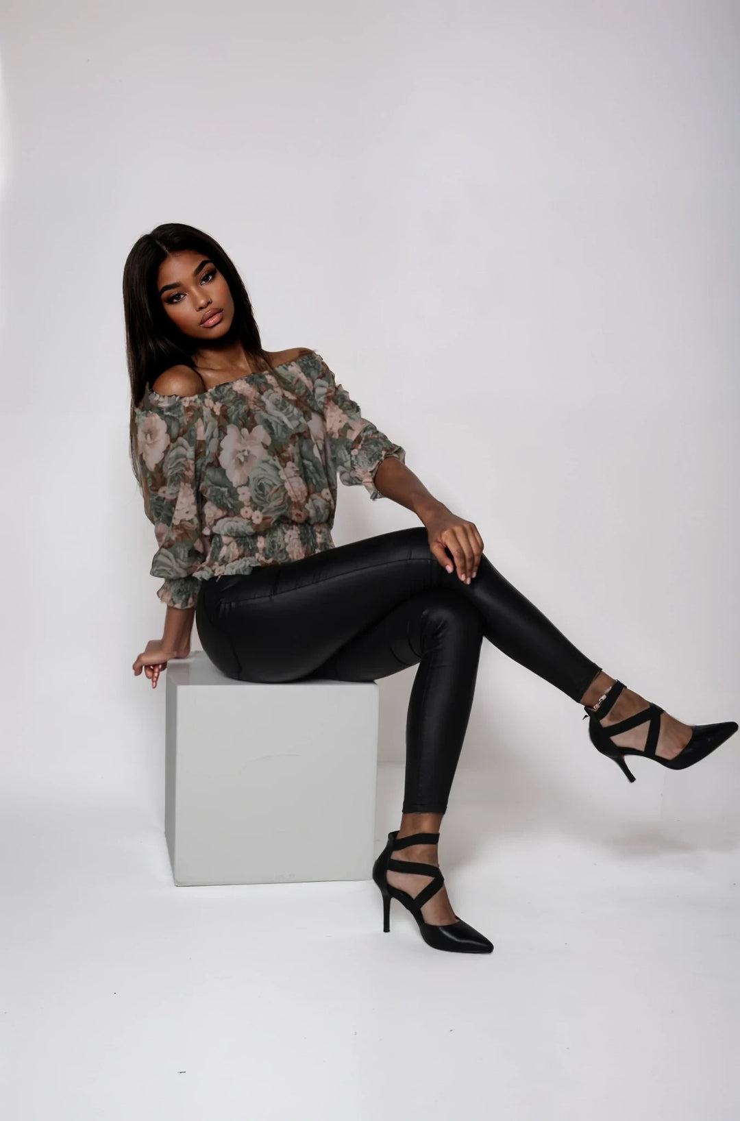 Schulterfreies Blumen Top