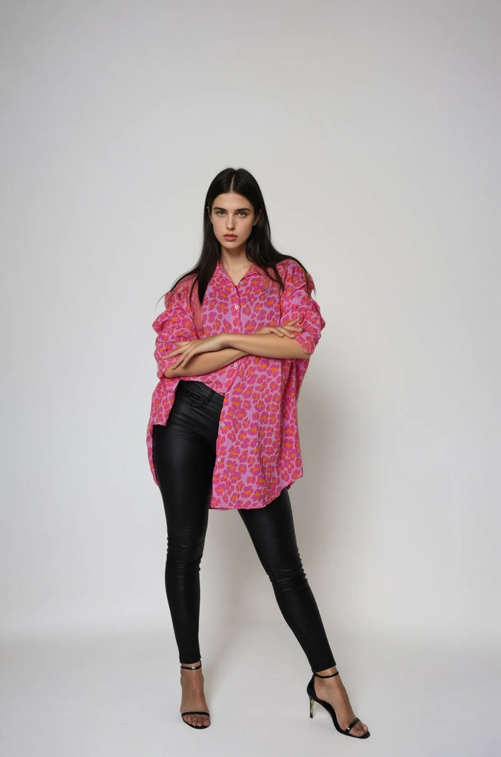 Oversize Bluse Wild Rose–Pink trifft Power