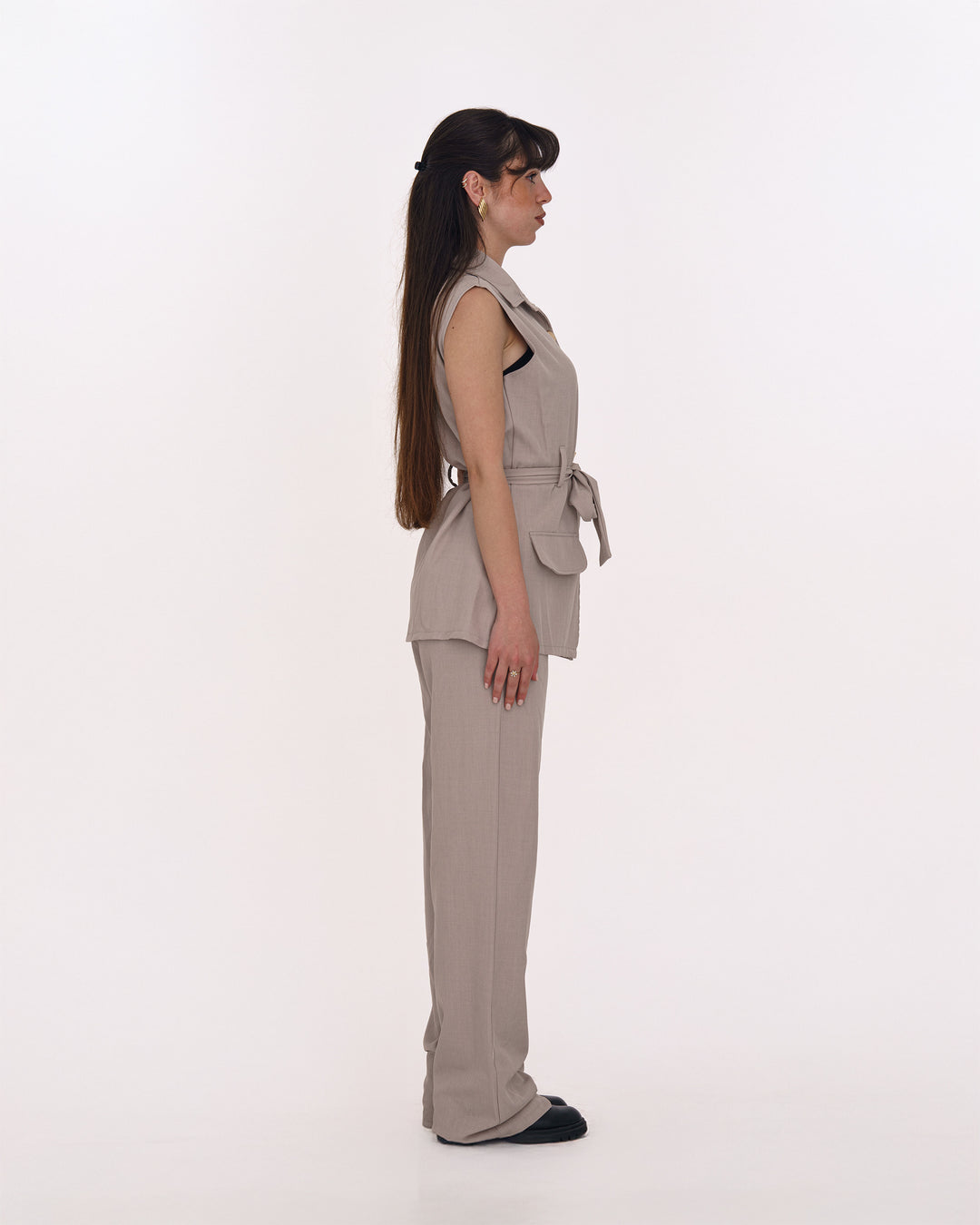 Ärmelloser Zweiteiler Damen – Elegantes Set mit Taillengürtel in Grau