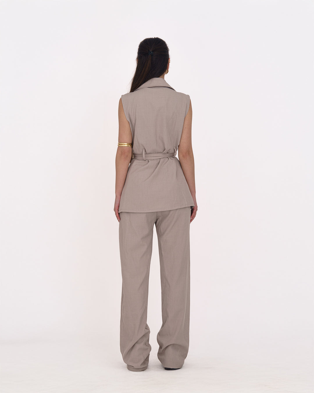 Ärmelloser Zweiteiler Damen – Elegantes Set mit Taillengürtel in Grau