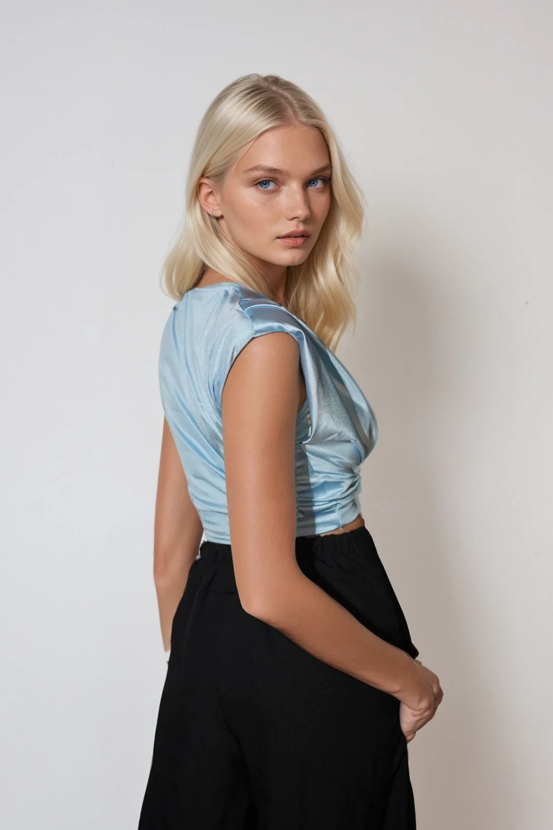 Satin-Top Damen Baby Blau  Elegantes Wickel-Top mit Dekoring