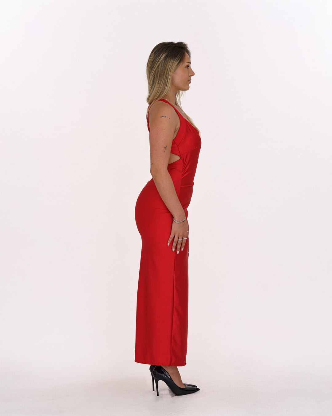 Elegantes Rotes Kleid mit Schlitz und Rückenfreier Trägerführung